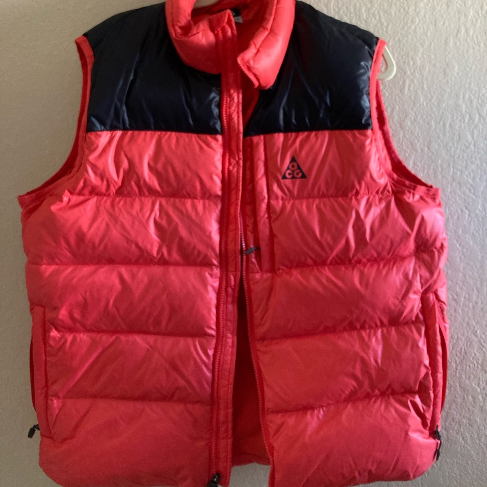 men’s nike acg 550 down vest